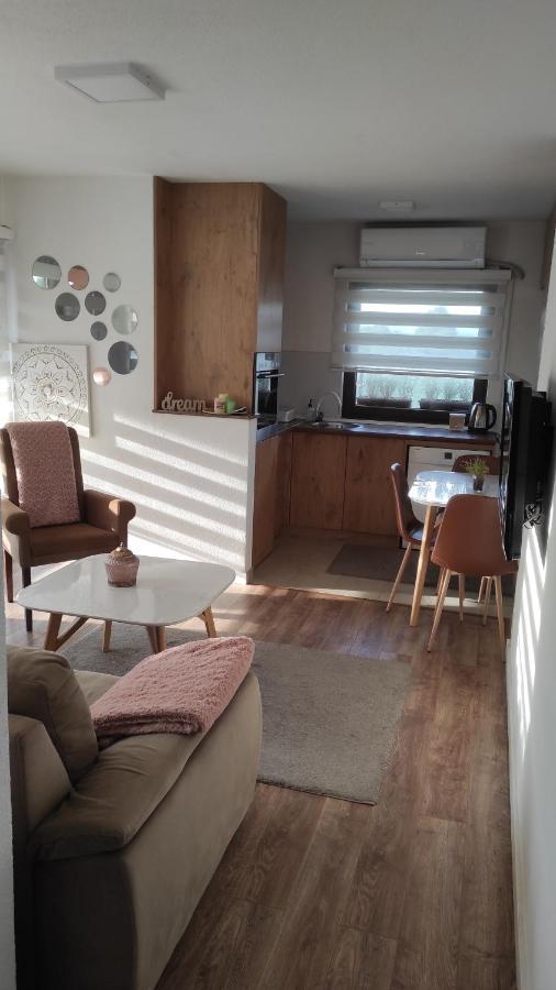 Apartman A&E Zivinice ภายนอก รูปภาพ